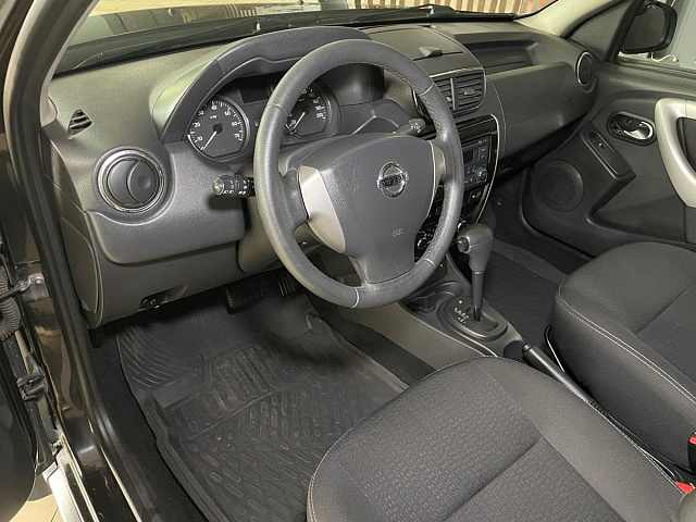 Nissan Terrano 2014