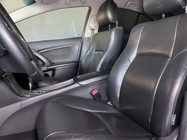 Toyota Avensis 2011