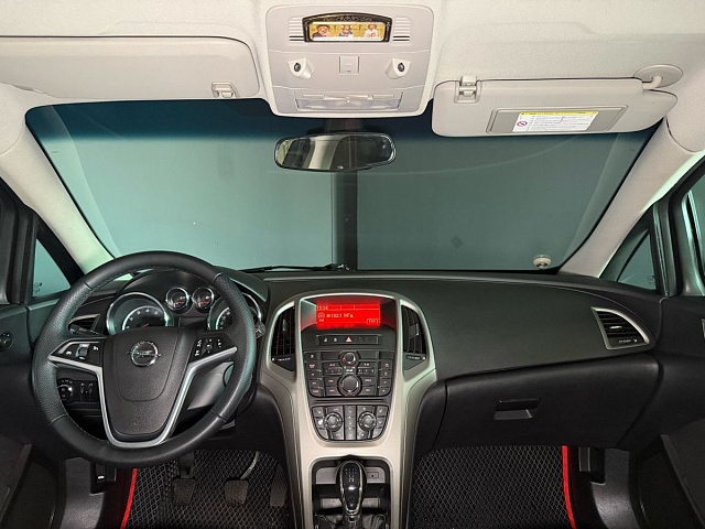 Opel Astra 2011