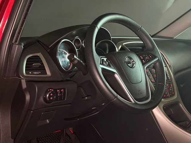Opel Astra 2011