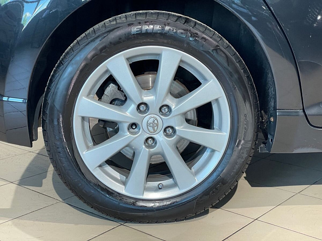 Toyota Avensis 2011