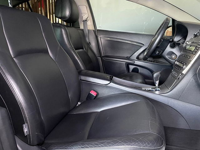 Toyota Avensis 2011