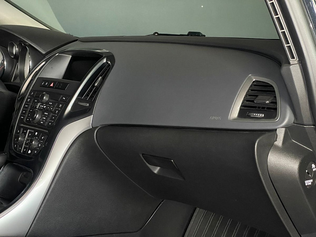 Opel Astra 2013
