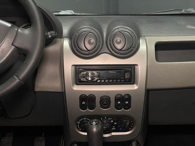 Renault Logan 2012