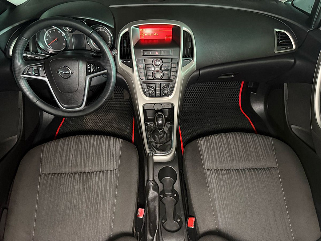 Opel Astra 2011