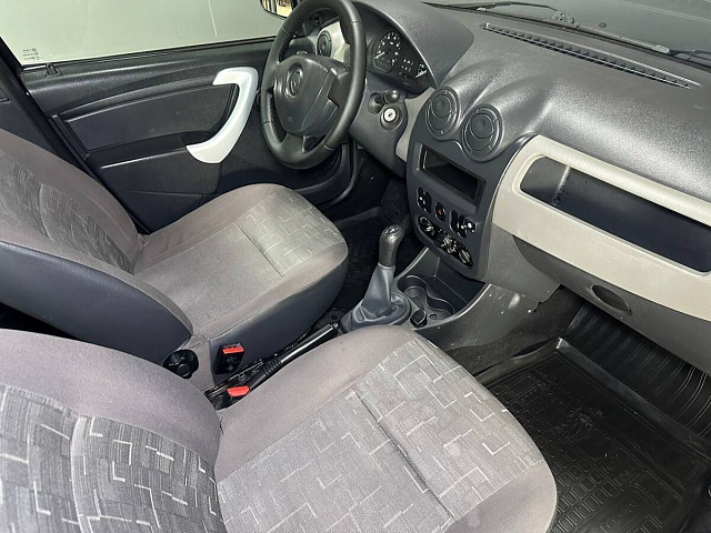 Renault Logan 2014
