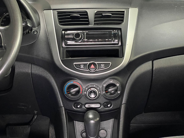 Hyundai Solaris 2013
